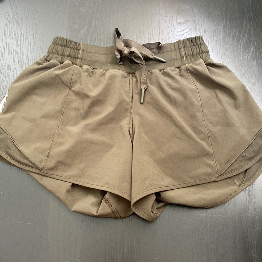 Lululemon Hotty Hot shorts (original) dark green 4”